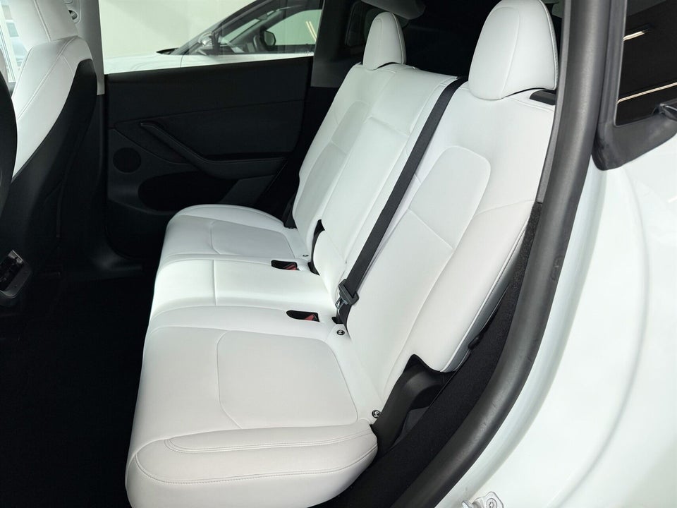 Tesla Model Y Long Range AWD 5d