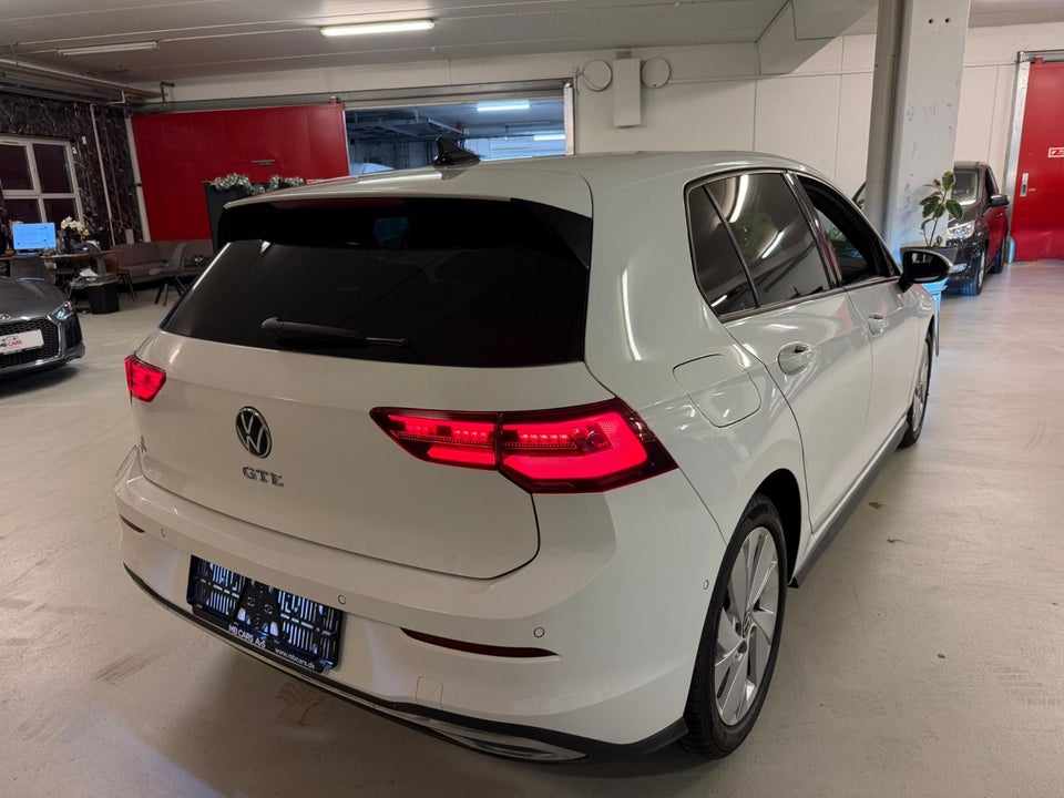 VW Golf VIII 1,4 GTE DSG 5d