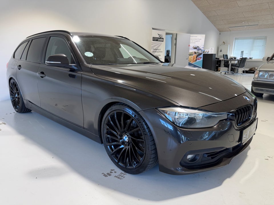 BMW 320i 2,0 Touring aut. 5d