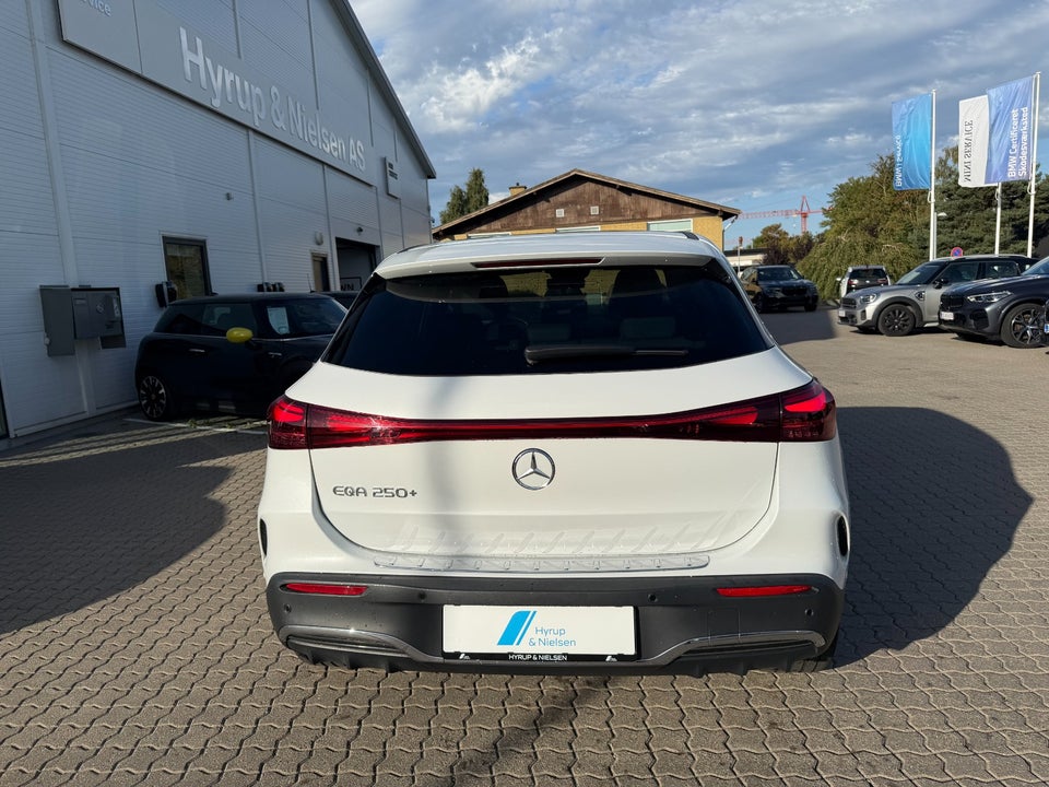 Mercedes EQA250+ AMG Line Advance Plus 5d