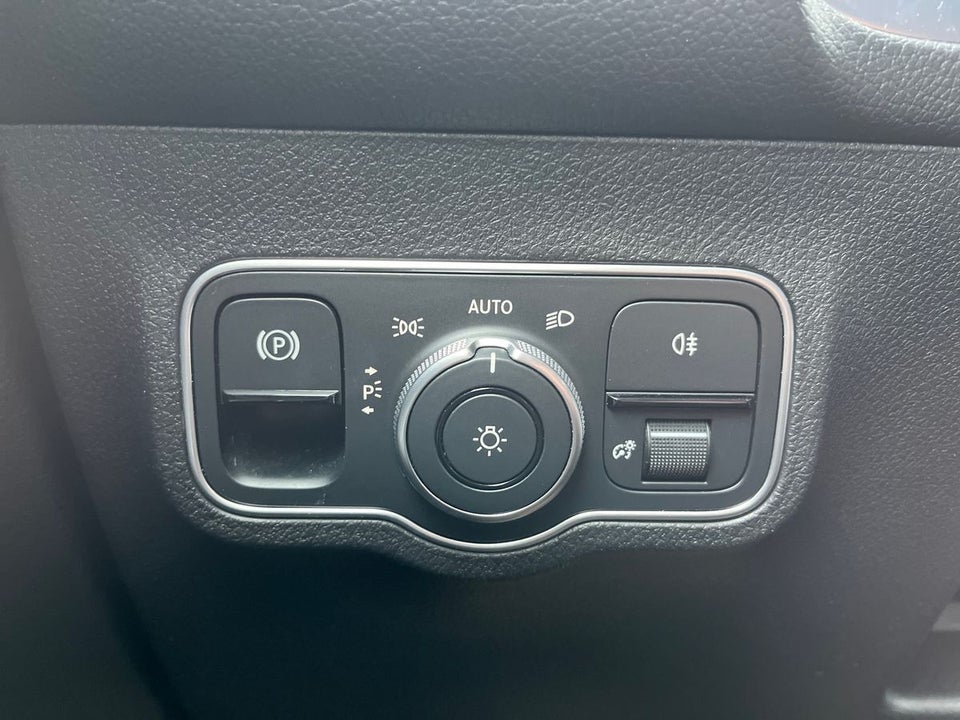 Mercedes EQB300 Progressive Advance Plus 4Matic 5d