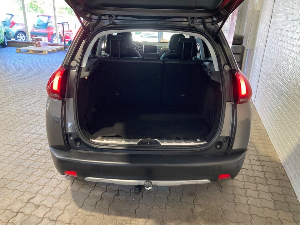 Peugeot 2008 1,2 e-THP 110 Allure Sky 5d