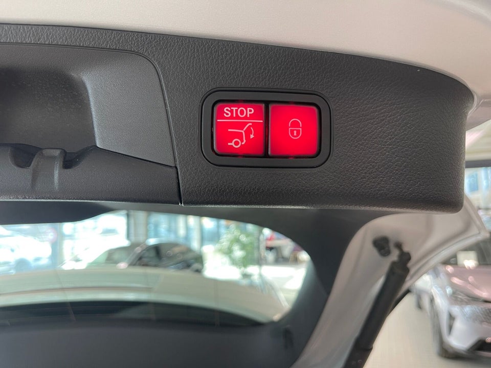 Mercedes EQA300 4Matic 5d