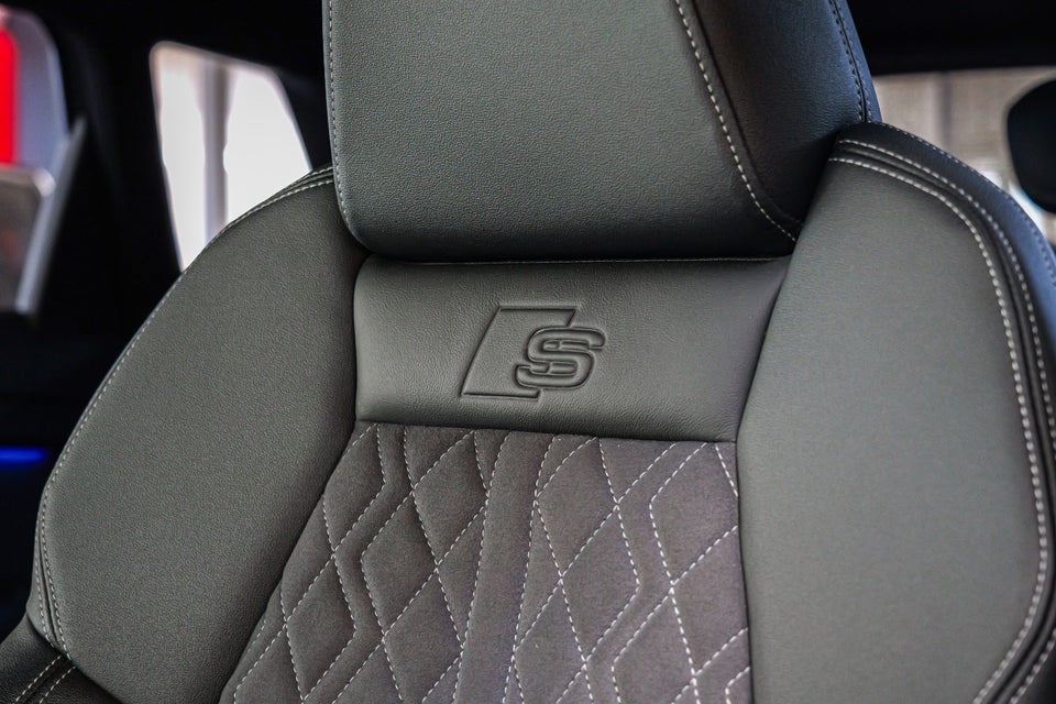 Audi Q4 e-tron 50 quattro 5d