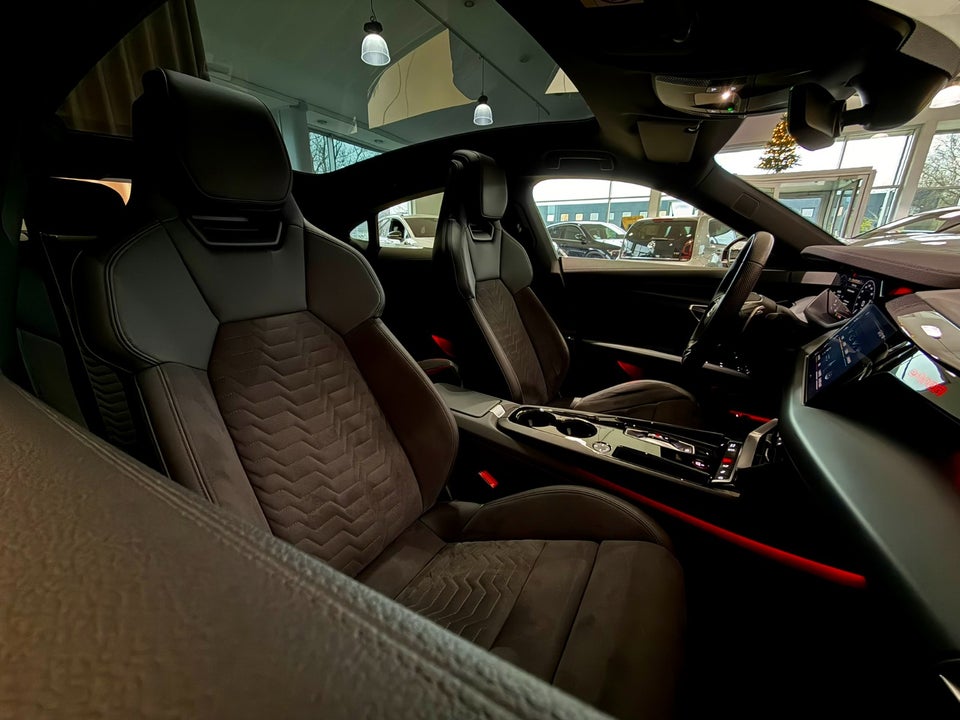 Audi e-tron GT quattro 4d