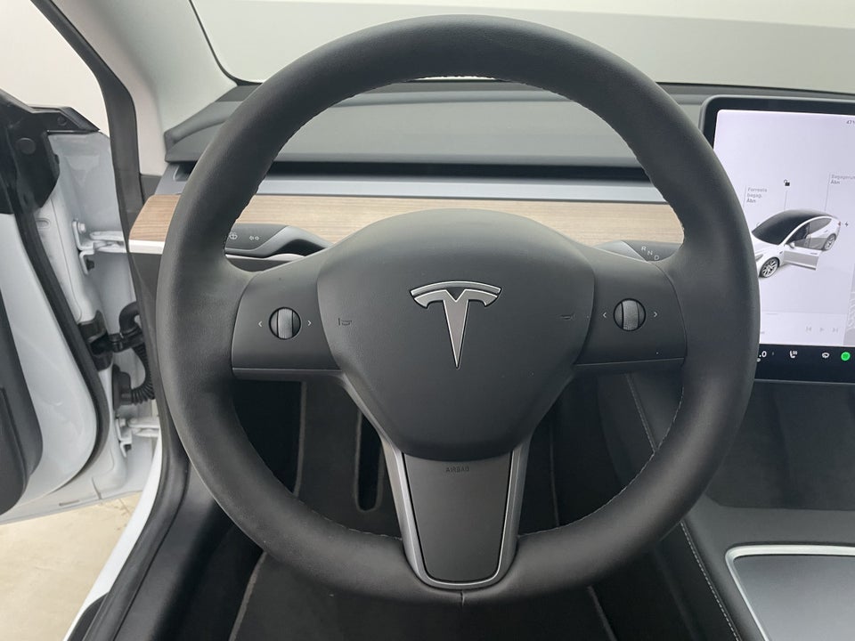 Tesla Model 3 Standard Range+ RWD 4d