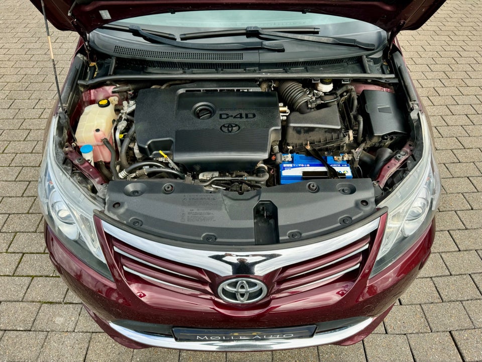 Toyota Avensis 2,0 D-4D T2 stc. 5d