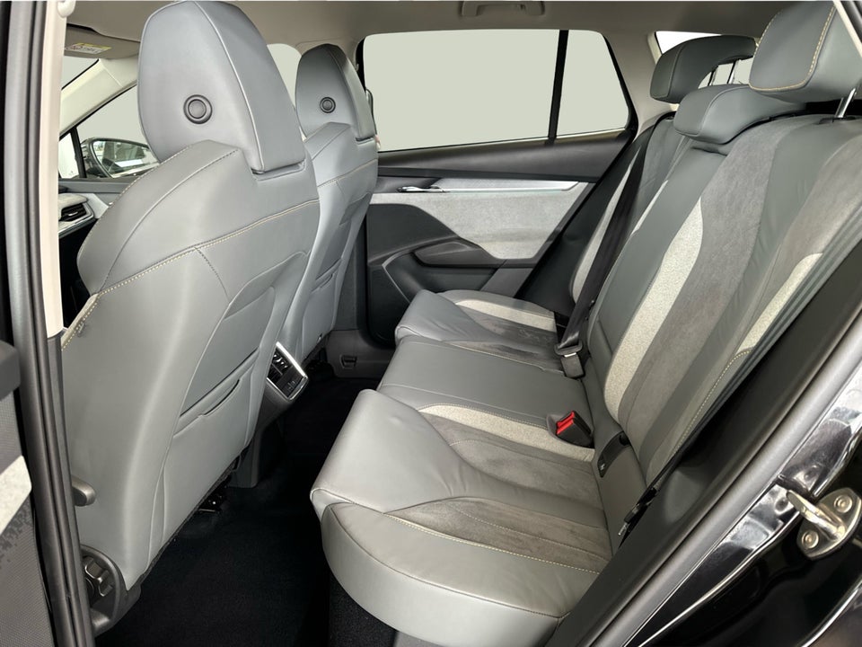 Skoda Enyaq 60 iV Lounge 5d