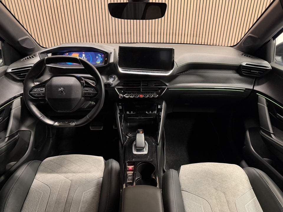 Peugeot e-208 50 GT 5d