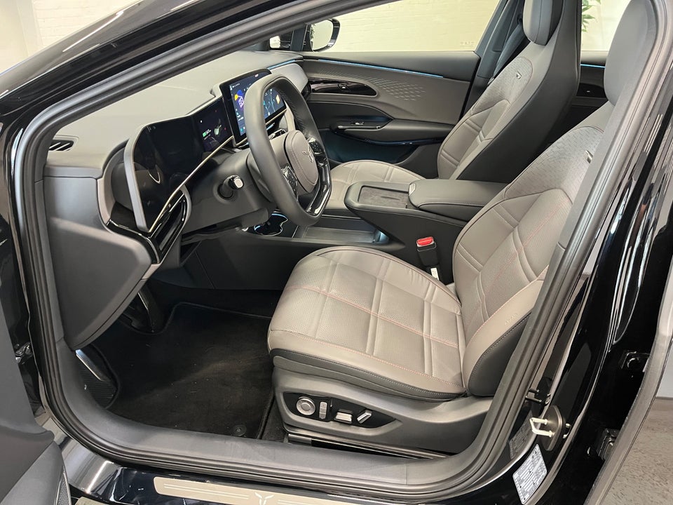 Hongqi EH7 111 Exclusive 4d