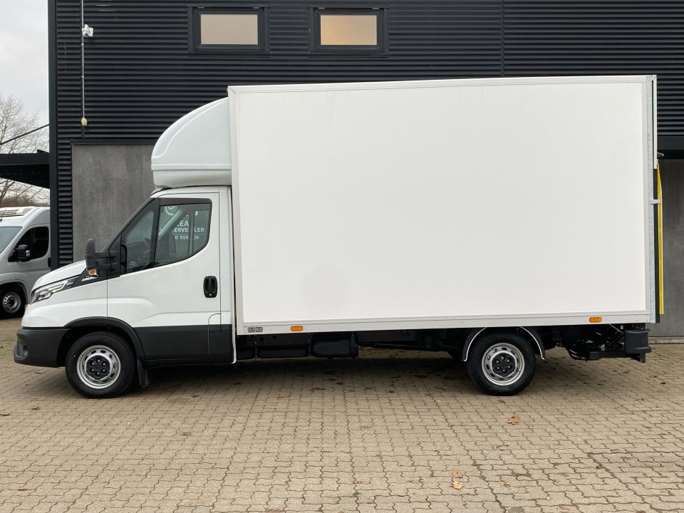 Iveco Daily 3,0 35S18 4100mm Box m/lift AG8
