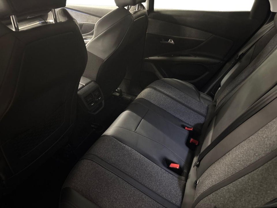 Peugeot 3008 1,6 Hybrid Allure Limited EAT8 5d