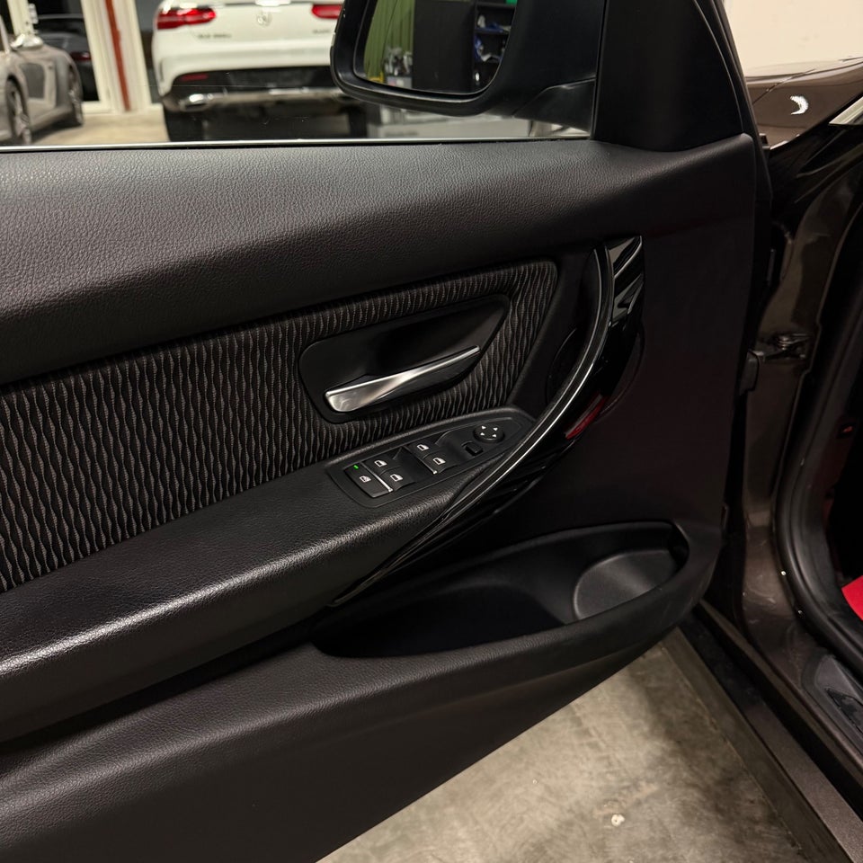 BMW 320d 2,0 Touring aut. 5d