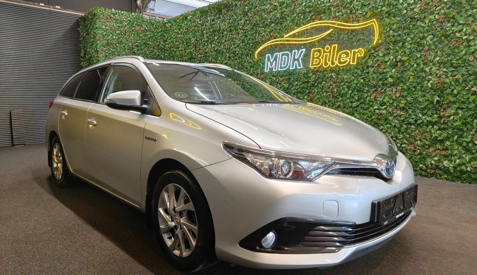 Toyota Auris 1,8 Hybrid H2 Touring Sports CVT 5d