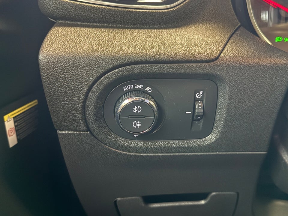 Opel Grandland X 1,6 Hybrid4 Ultimate aut. 5d