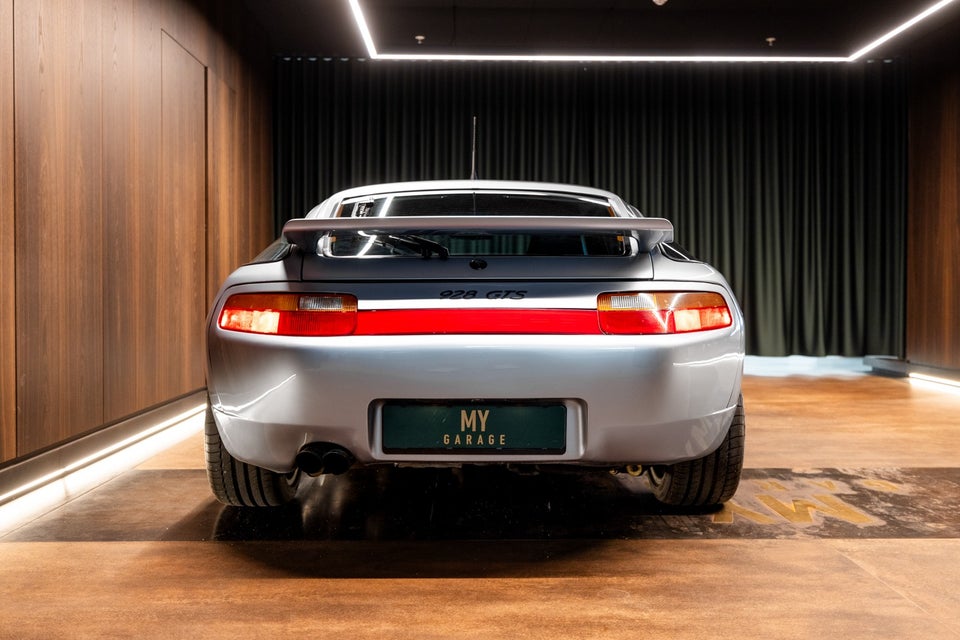Porsche 928 5,4 GTS 3d