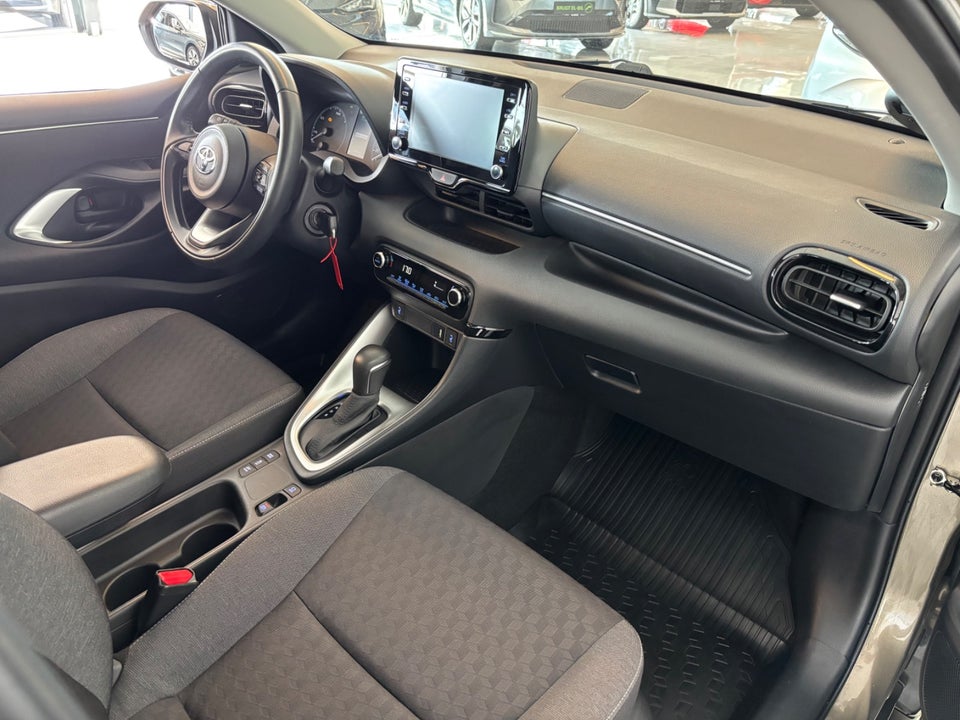 Toyota Yaris 1,5 Hybrid Active e-CVT 5d