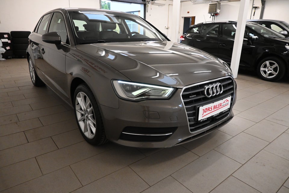 Audi A3 2,0 TDi 184 Ambiente Sportback quattro S-tr. 5d