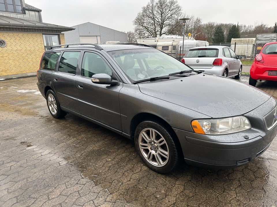 Volvo V70 2,4 140 Momentum 5d