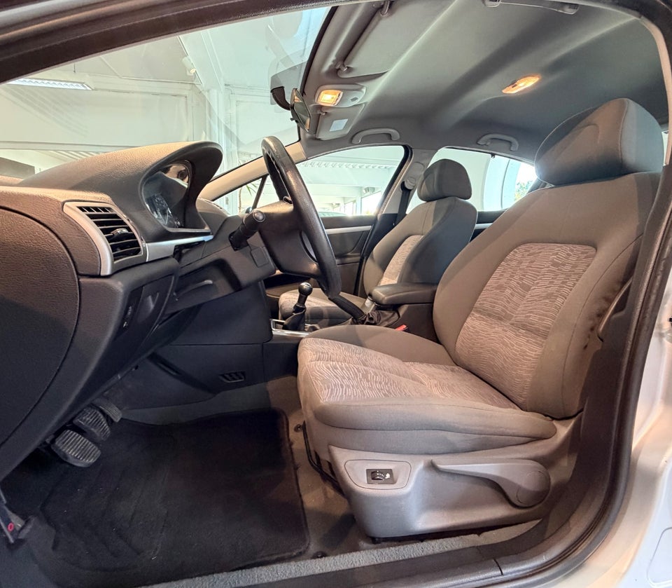 Peugeot 407 2,0 SR 4d