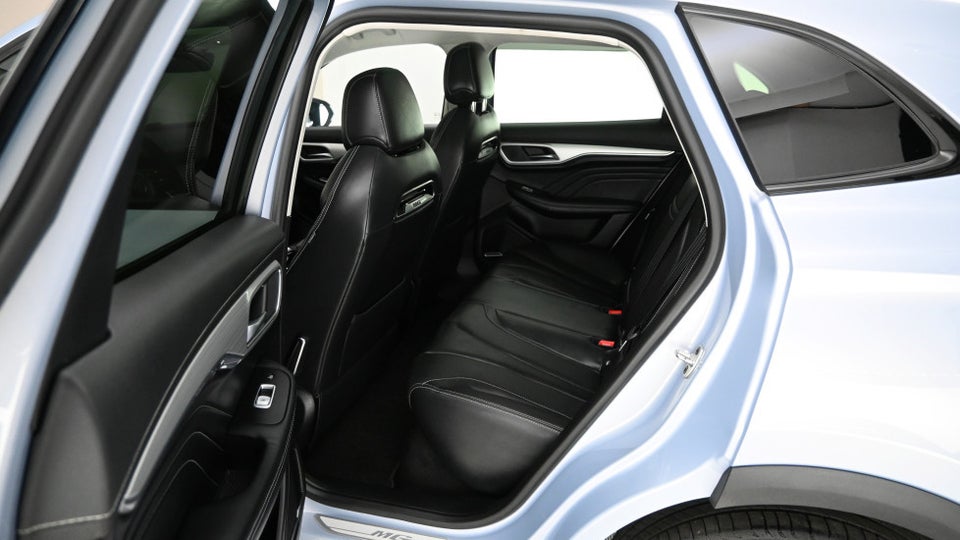 MG Marvel R Luxury 5d