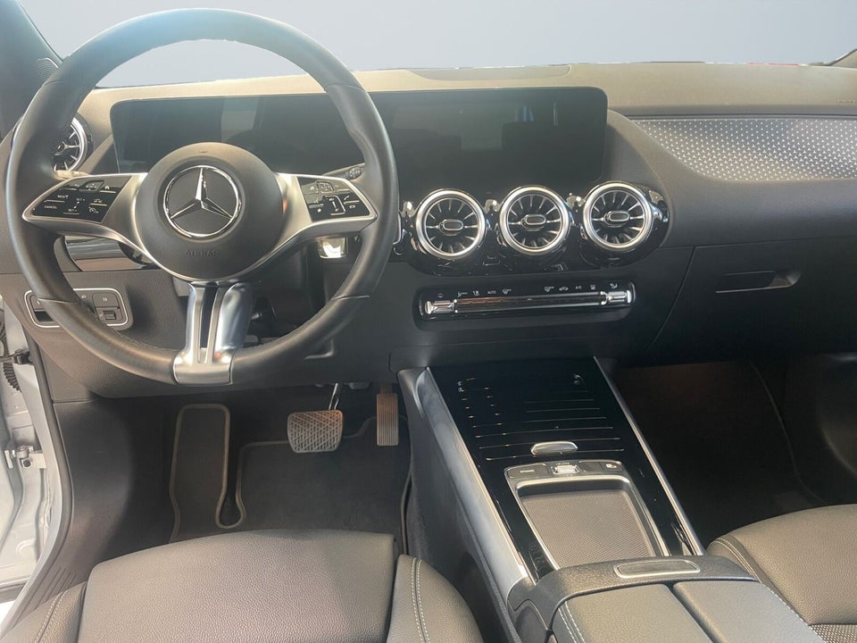 Mercedes EQA250+ Progressive 5d