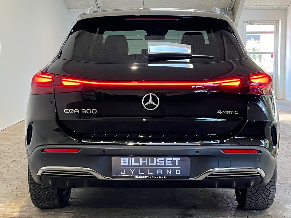 Mercedes EQA300 AMG Line 4Matic 5d