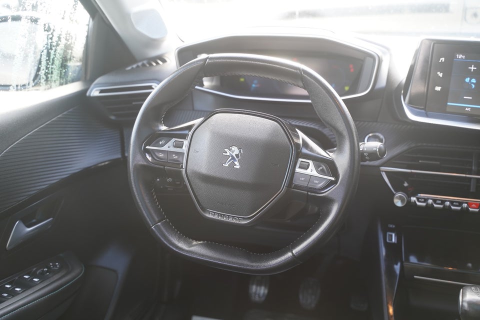 Peugeot 208 1,5 BlueHDi 100 Allure Sky 5d