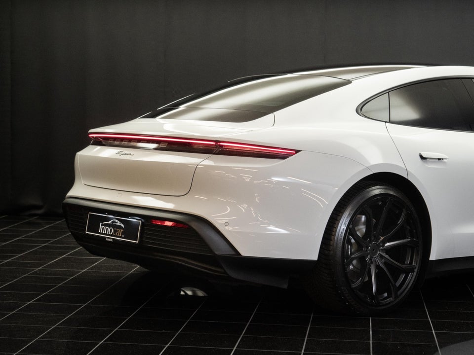 Porsche Taycan Performance+ 4d