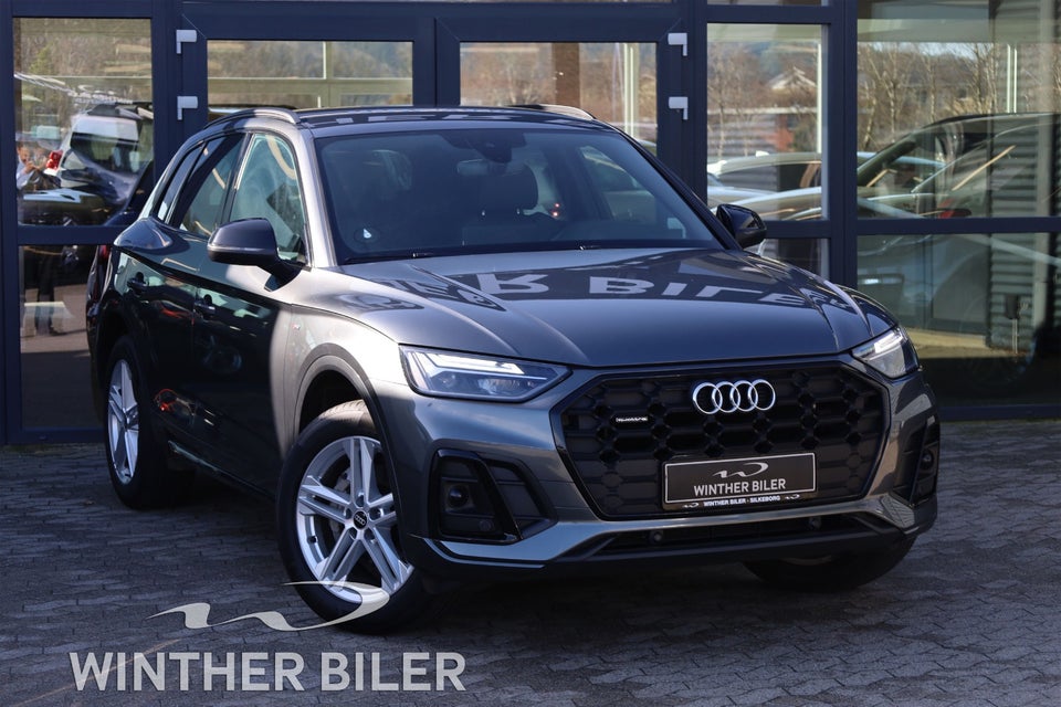 Audi Q5 40 TDi S-line quattro S-tr. 5d