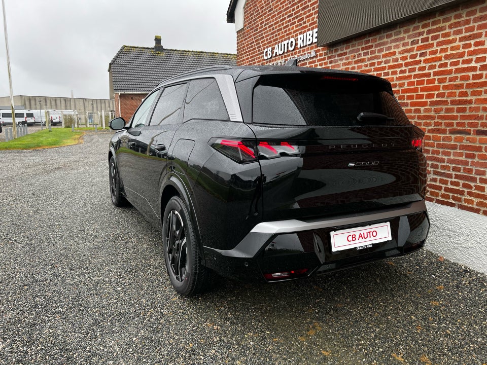 Peugeot e-5008 77 GT Pack 7prs 5d