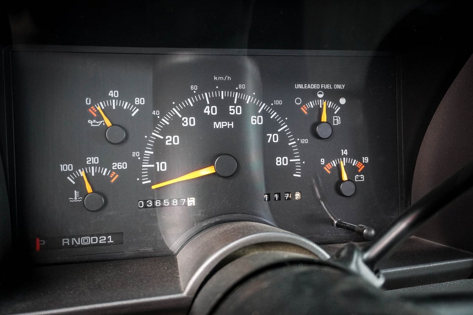 Chevrolet C1500 V8 Pick-up 2d