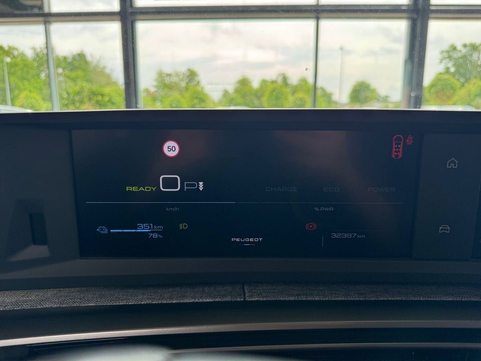 Peugeot e-5008 77 Allure 7prs 5d