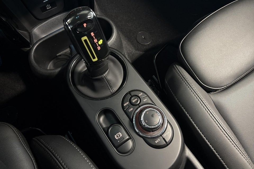 MINI Cooper SE Classic Trim 3d