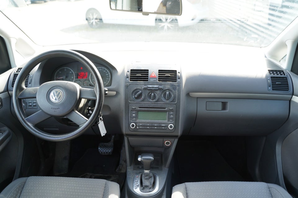 VW Touran 2,0 TDi 136 Trendline DSG Van 5d