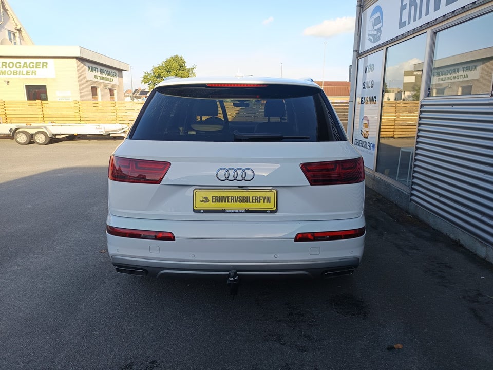 Audi Q7 3,0 TDi 272 quattro Tiptr. Van 5d