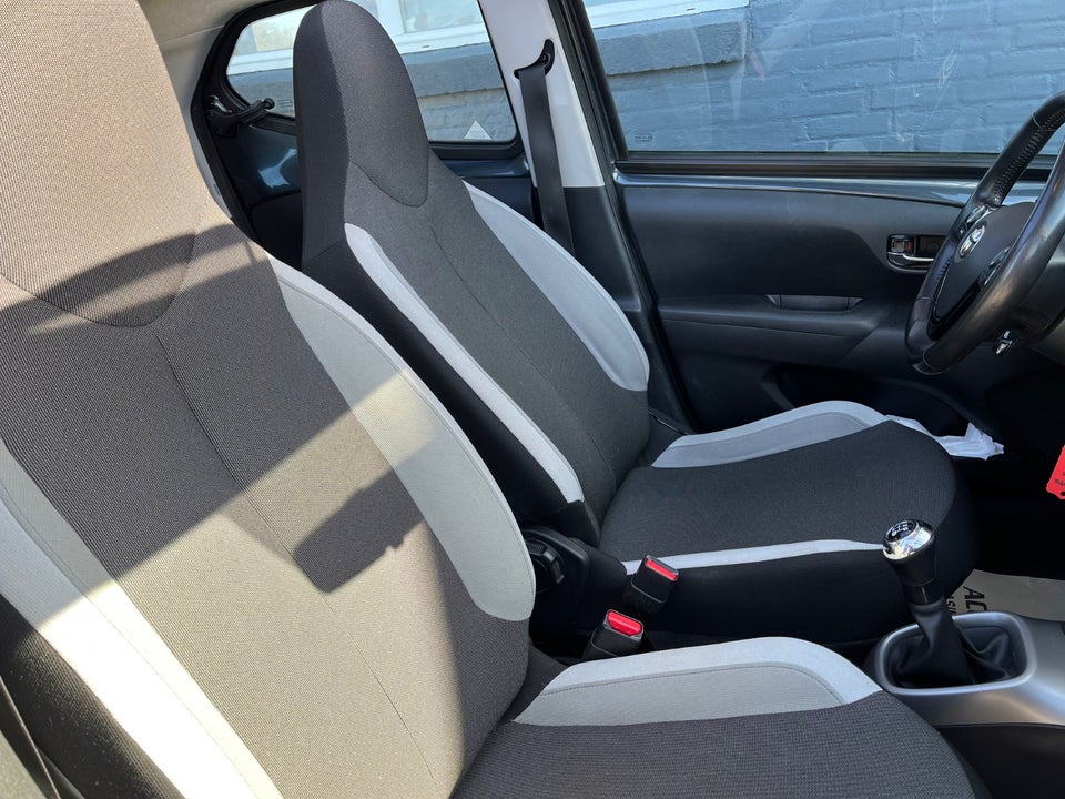 Toyota Aygo 1,0 VVT-i x-sky 5d