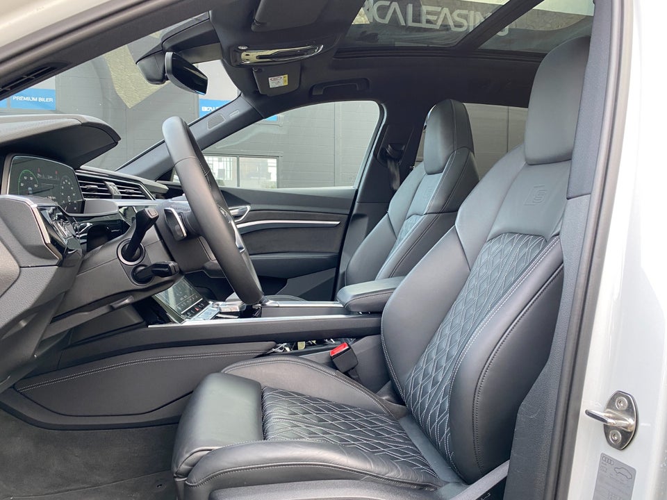 Audi e-tron 55 S-line quattro 5d