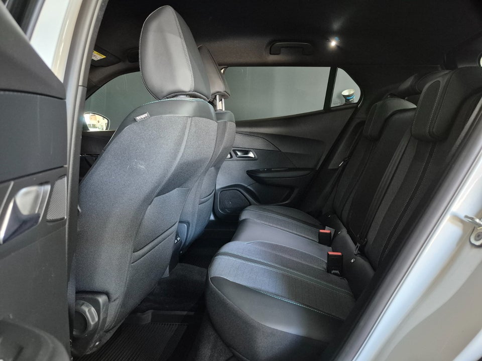 Peugeot 2008 1,2 PureTech 130 Allure EAT8 5d
