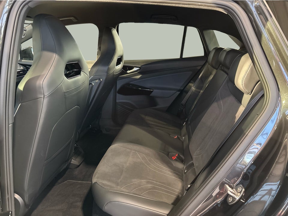 VW ID.4 77 Pro Performance Tech 5d