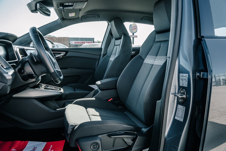 Audi Q4 e-tron 40 S-line 5d