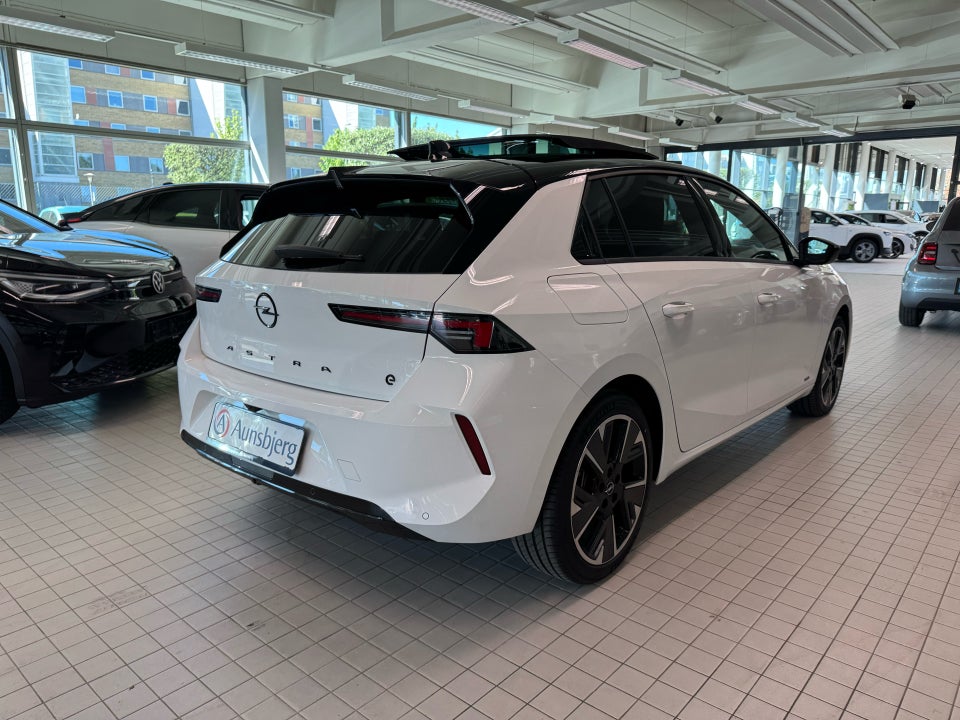 Opel Astra-e 54 Ultimate 5d
