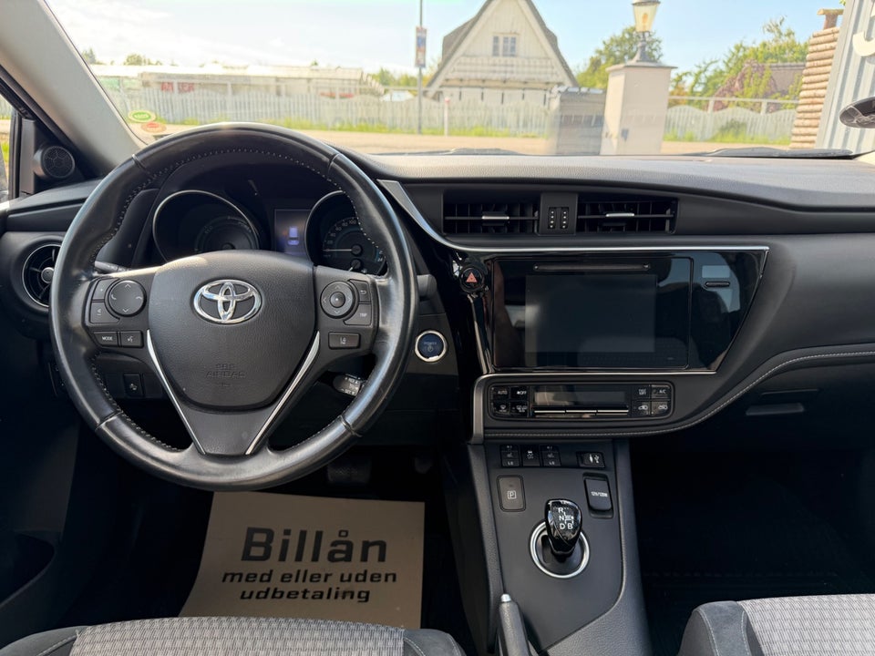 Toyota Auris 1,8 Hybrid H2 Selected Touring Sports CVT 5d