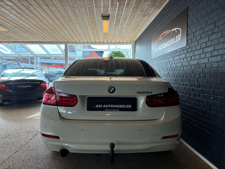 BMW 320i 2,0 aut. 4d