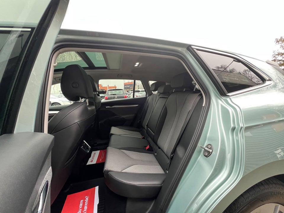 Skoda Enyaq 80 iV Plus Loft 5d