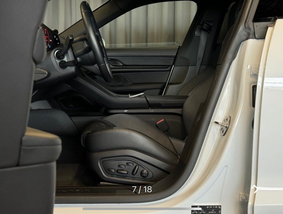 Porsche Taycan Performance+ 4d