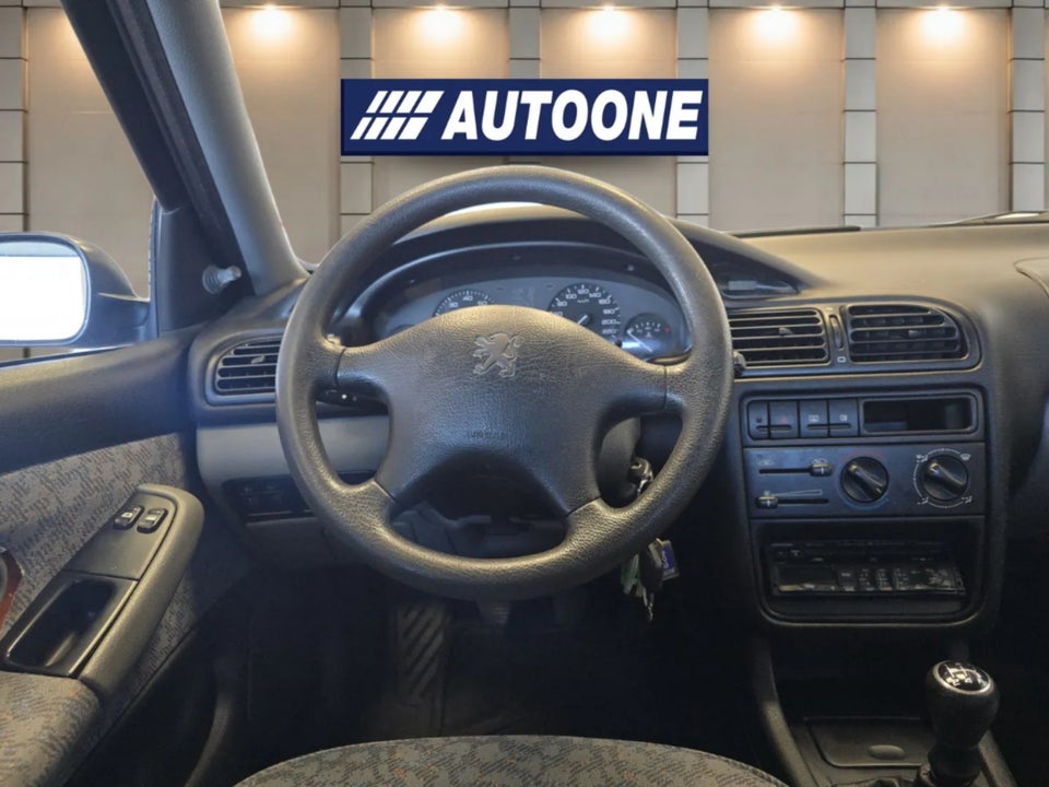 Peugeot 406 1,8 SL 4d