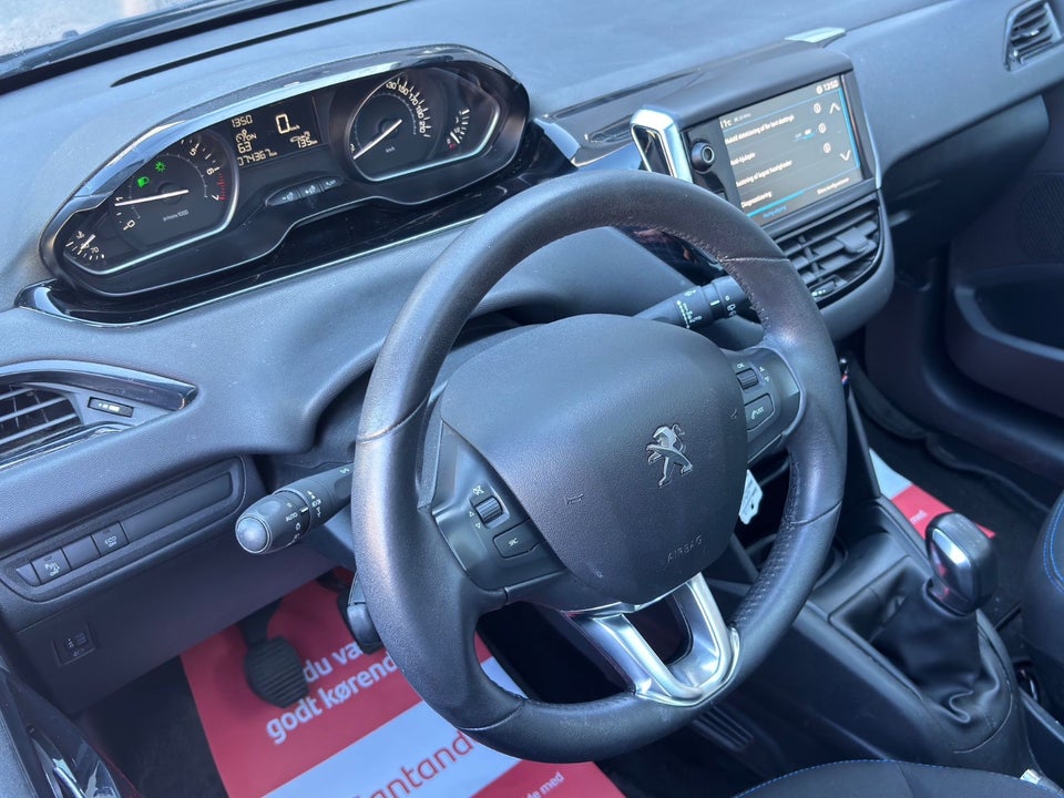 Peugeot 208 1,2 PureTech 82 Allure Sky 5d