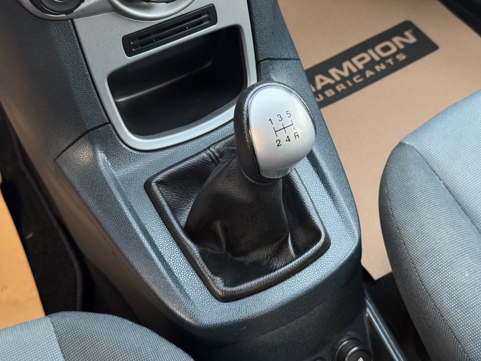 Ford Fiesta 1,25 82 Ambiente 5d