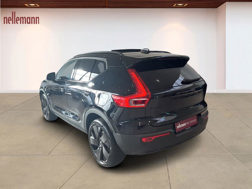 Volvo EX40 Extended Range Black Edition 5d